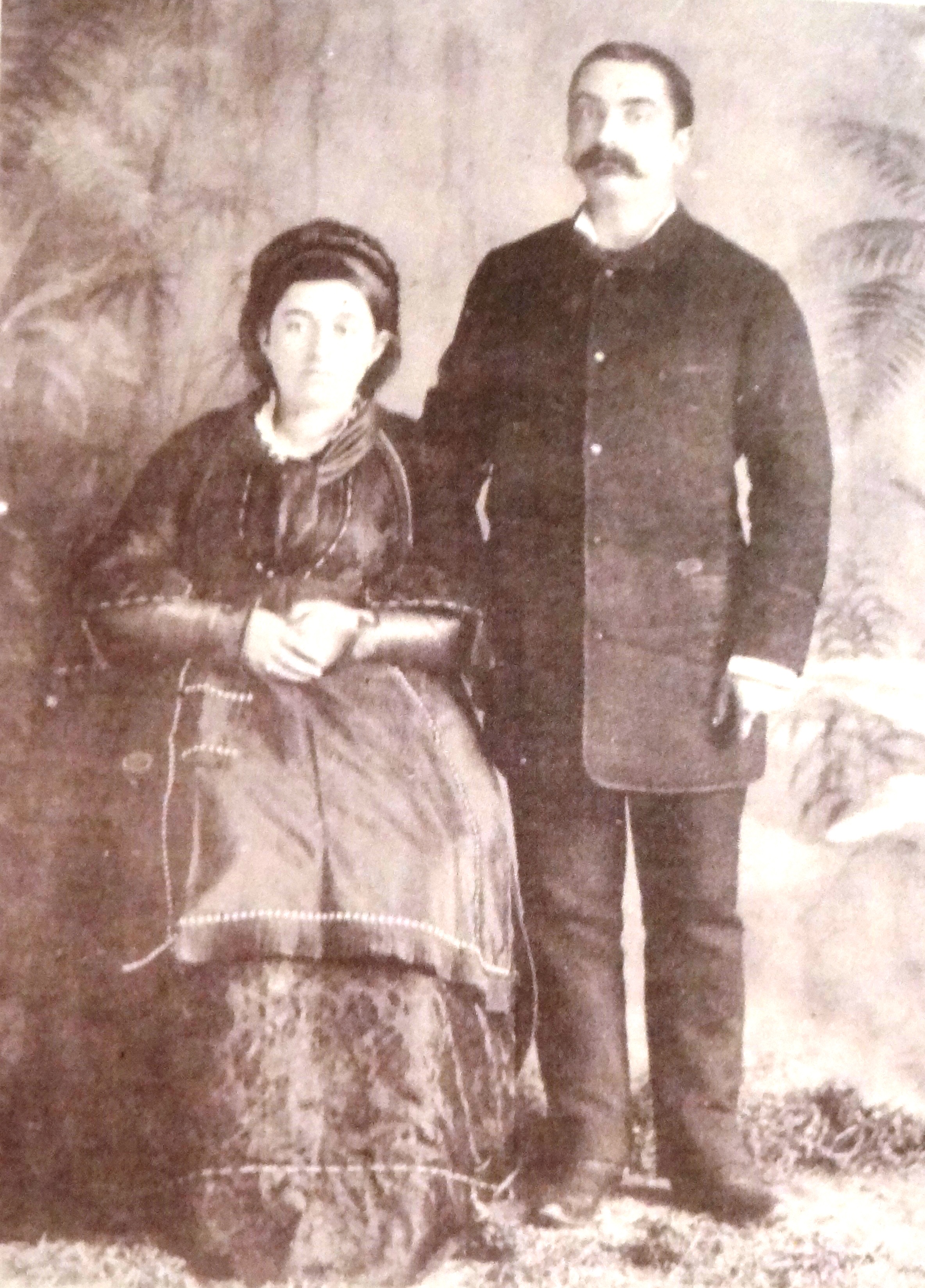 Το νιόπαντρο ζεύγος Στέργιου κι Ευδοκίας ( γένος Κολάκη Αβέρωφ) Τζωαννόπουλου στο Μέτσοβο 20 Αυγούστου 1884